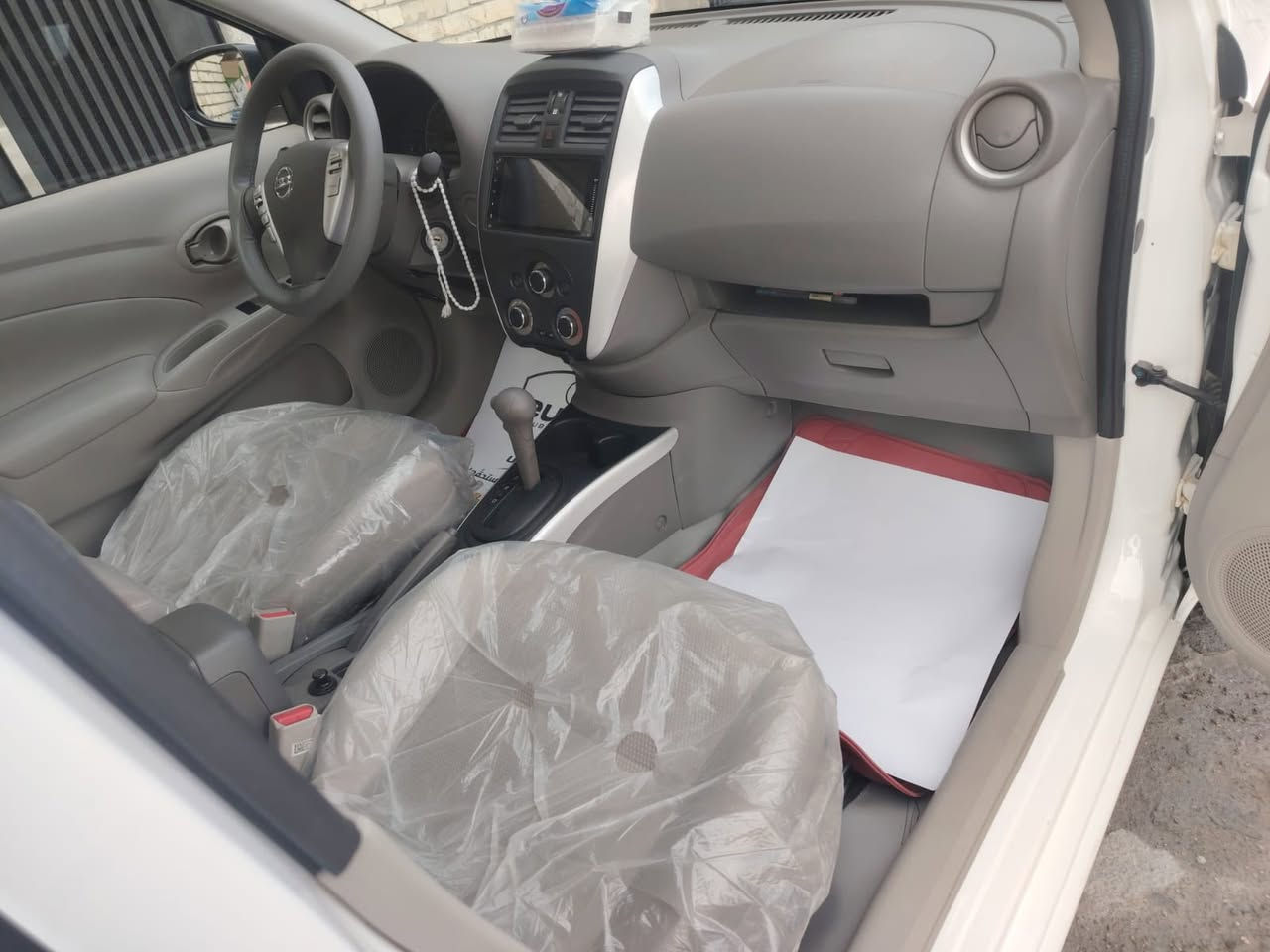 اللهم صلي على محمد وال محمد 
نيسان صني  2025
للبيع فقط 
رقم اربيل الجديد
سنوية باسم عربي
يعني تحويل مباشر

موديل 2025
السعر /شدة و22
(122)
 وبيها مجال بسيط حك الجية
كير ومحرك وتبريد جيد 

السياره مكفولة من الصبغ والتبديل والبارد
بيها رصعة بسيطة بالجاملغ الخلفي واظحة بالصور
 المواصفات المعروفة 
تحكم ستيرن جهتين
تبريد قطعتين 
4 جام كهرباء 
حساسات خلفيه 
شاشه وكامرة 
سويج ريمونت 
دبل ايرباك 
تحكم ستيرن
حساس تاير 
مانع انزلاق 
يدات نيكل 
نضام مانع الانزلاق ABS 
المحرك  1.5 
ماشيه  35 الف                                        
الاستفسار 
 ‏***********
*********** 
مكان السياره بغداد حي الاعلام
