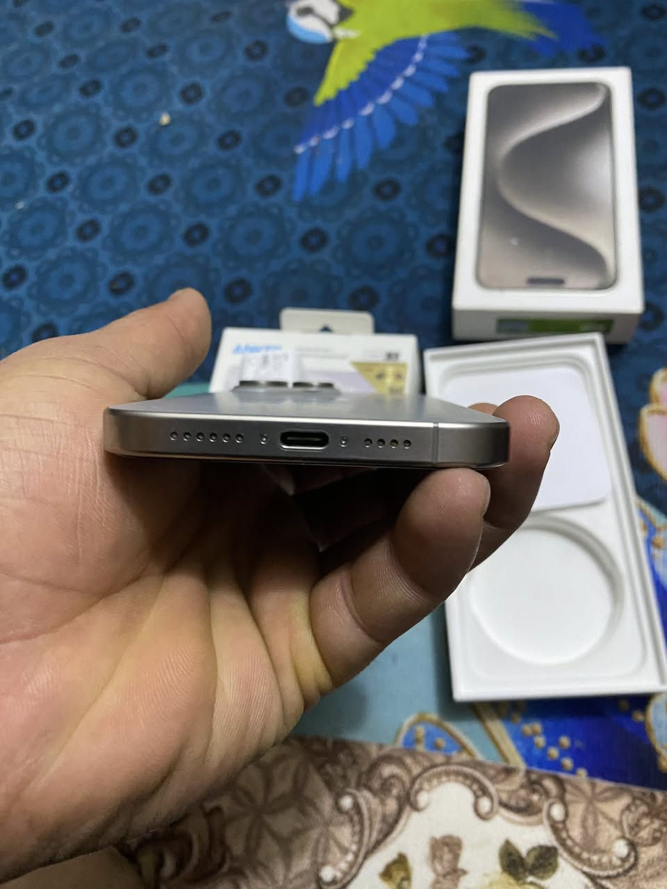 السلام عليكم
جهاز 15 برو ماكس شرق اوسط تك شريحه 
بطاريه 90 
ذاكره 256
جهاز مابي شخط واحد ولا واصل لبو محل ولا داخل تصليح جهاز جان استعمال فقط منزلي
وين مايعجبك اخذه وفحص وذا جان بي شخط واحد الجهاز يرجع 
ويا شاحنه انكر  
عنواني طويريج
  الي يحب يتواصل موجود ع الرقم
***********
***********
