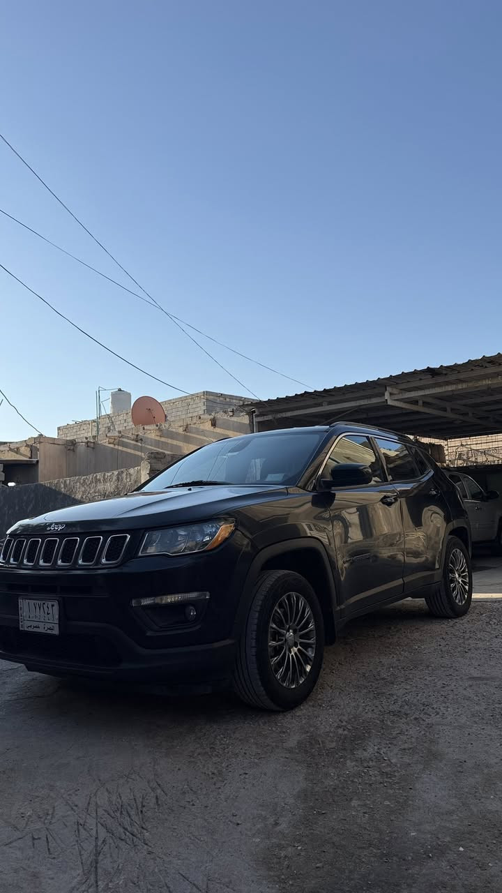 جيب كومباس 2018 وارد امريكي بدون ايرباك حادثها موضح بالصور بارد بالداير مال الويل الخلفي ماشية 85  الف ميل سيارة جاهزة حديدية 100‎%‎ البقية كلشي واضح بالصور، مكاني البصرة.
السعر 133 ورقة 
رقم التلفون ***********
