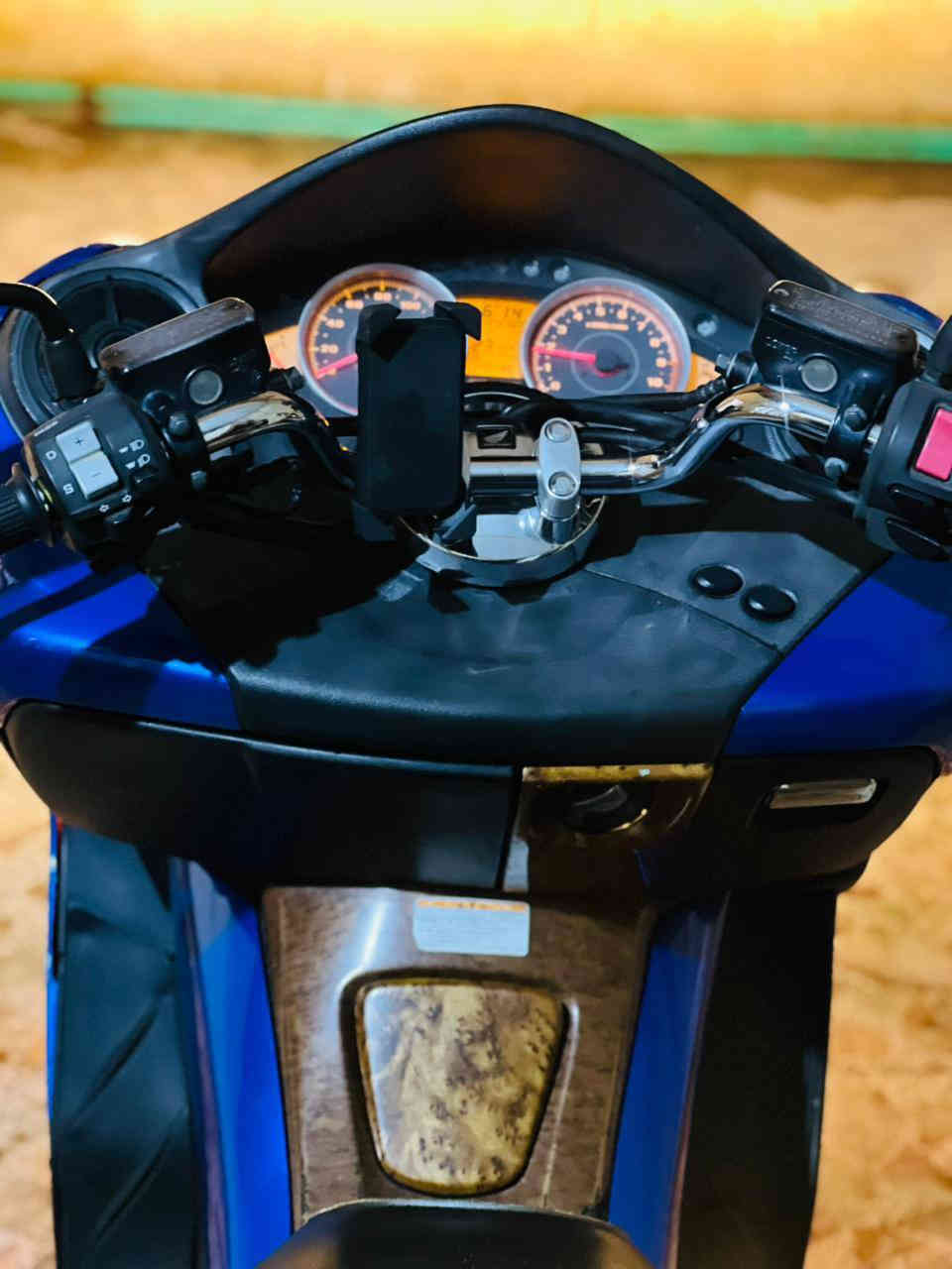 سلام عليكم
فورزا 010 
مكينة كفالة

فول  S7
4تحويلات  

الدراجه نضيفه و احلى من الصور 
ما بيه اي نقص 

السعر 13ونص ورقه و بيه مجال 

مكان / بغداد مدينة الصدر 
رقم الهاتف /, ***********
