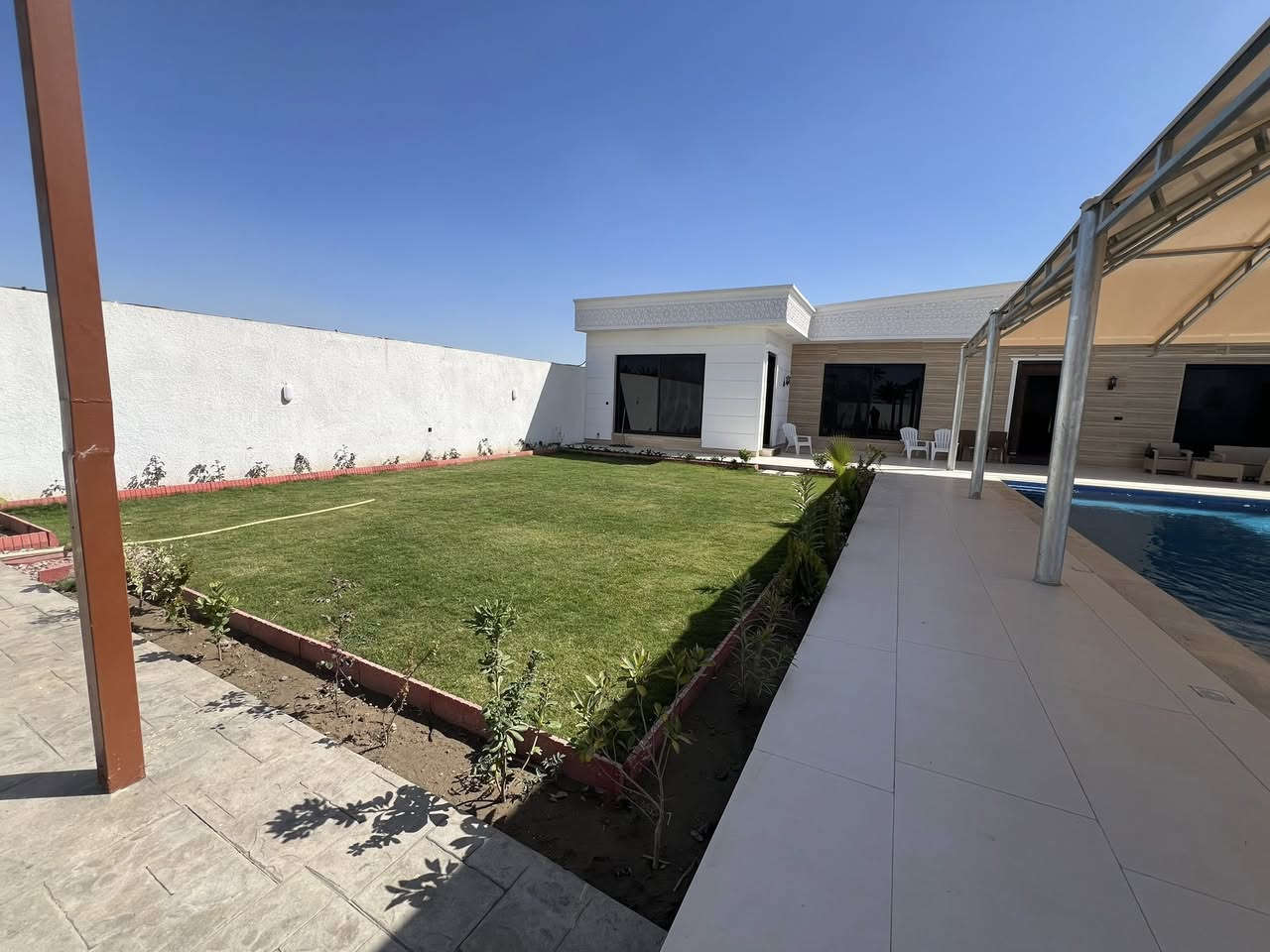 سلام عليكم
مزرعة للبيع مساحة نصف دونم واجهة ٢٦ نزال ٥٠ طابو زراعي سند ٢٥ تحتوي على صالة كبيرة +٢ غرف نوم سويت + مطبخ مفتوح على صالة داخلية كلش كبيرة سقف بل كامل جبس بورد أناره مخفيه هدن لايت حمامات عدد ٣ مسبح كبير ٥ في ١٣ شغل درجة اولى حدايق ٢ سياج خارجي مرمر العنوان الدورة البوعيثة مجمع السفير اي استفسار اتصال 📞 ***********
