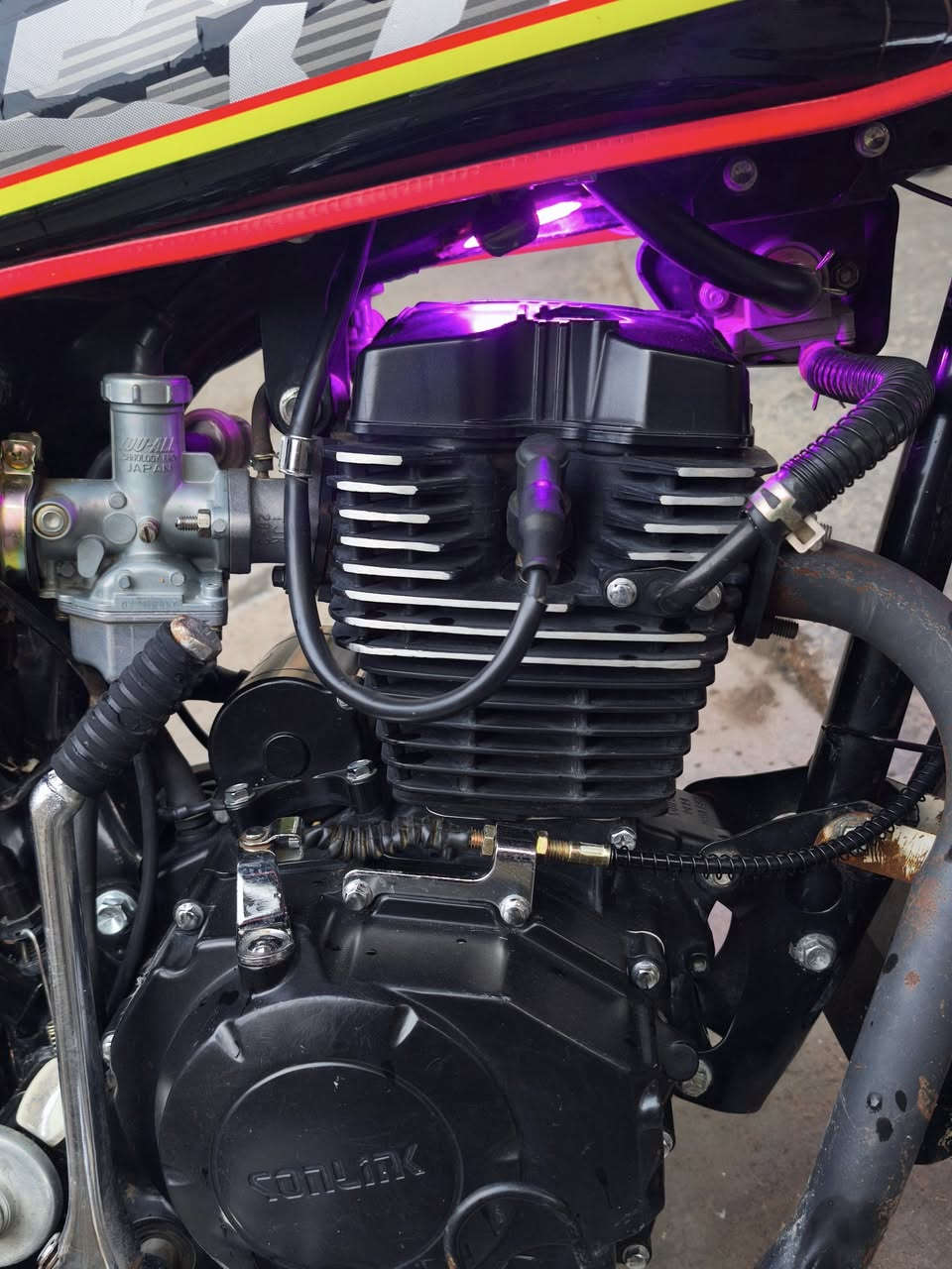 السلام عليكم دراجة البيع سونك  موديل 24  مكفوله كفالة عامه أوراق كامله الدراجه جديده وحلو مكينه 200 وشرط انضف من الصوره كهربائيات سلف كله شغال بشرط انضف من الصوره السعر 675  وبيه مجال الشراي يتصل وبيه خير ويدلل  ***********
