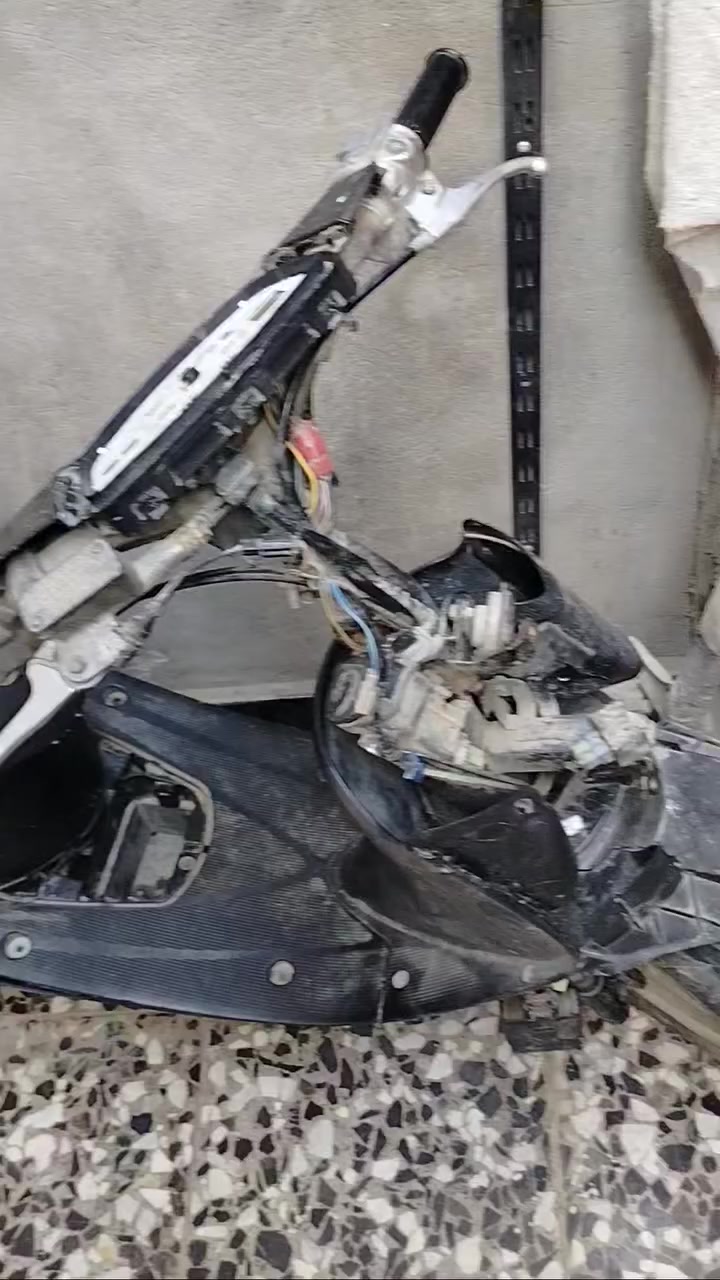 سلام عليكم دراجه للبيع حصفوريه شغاله السعر 75 للاستفسار ***********
