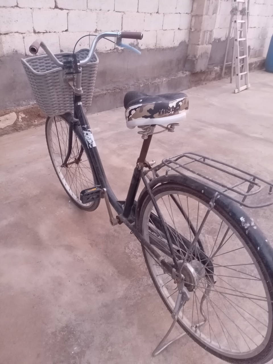 سلام عليكم عندي باسكلات لبيع  زغير  60 وثاني 40


**إذا كنت صاحب هذا الإعلان وتريد حذفه لأي سبب، رجاءا أرسل رسالة إلى الدعم الفني**