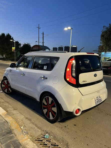 Kia soll
‎كيا صول بلاس موديل 2015 (خليجي) 
ماشية 77 الف كيلو وليس ميل حقيقي
رقم بغداد الدولي
مكينة 1600 دوش
مواصفات 
سقف بانوراما 
كامرة
حساسات خلفيه
يدات نيكل
مري شفط+ اشاير بل مري
تبريد شاشة بيانو 
داخل بيجي 
تخم تاير جديد
باتري قبل سبوع شديته
جامه امامية اصلية جديده 

*السياره نظيفه حيل وكلشي بيه جديد بيه صبغ قطعتين وربع بسبب الطخات بسيطه الجاملغ الامامي صفحة الصدر والباب الي خلف الصدر وربع الجاملغ الخلفي

العنوان بغداد الكرخ

السعر 132 ورقه وبيه مجال بسيط

للاستفسار 
***********
***********
