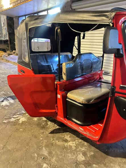 سلام عليكم تكتك للبيع TVS مديل 2022 طالعه ب 24 مكينه كفاله البدي شوف العين ضربه بس بلقد سعر 9 وبيها مجال حك الجيه العنوان بصره جزيره شط العرب ***********
