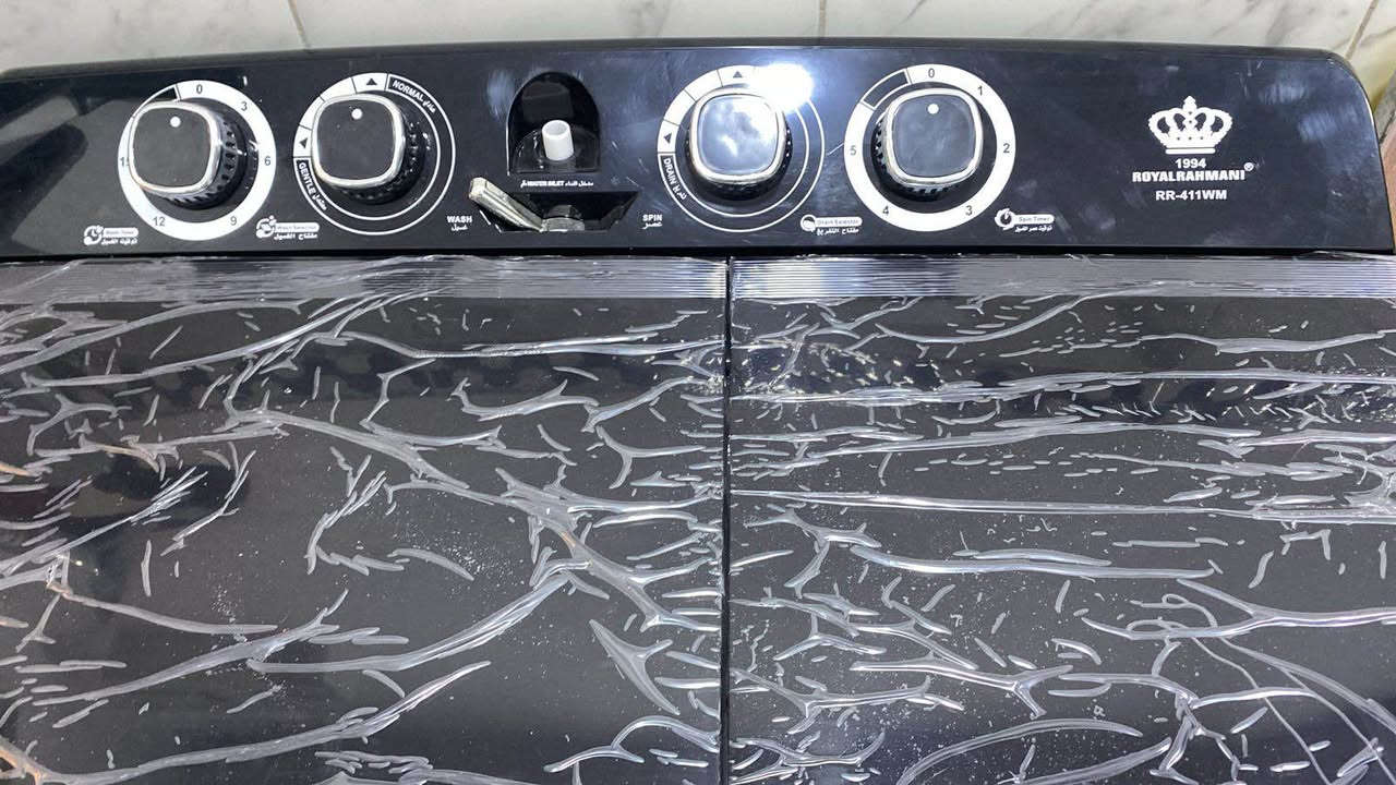 غساله جديده ما مستعمله بعدها بغلاف الشركه سعتها 11كيلو من ماركه كراون الاصليه مع كارت الضمان لون رصاصي نهائياً ما مستعمله كامل ملحقات عنوان الجباسي شارع الوسطي قرب جامع ابو خمسين البصرة, العراق


**إذا كنت صاحب هذا الإعلان وتريد حذفه لأي سبب، رجاءا أرسل رسالة إلى الدعم الفني**