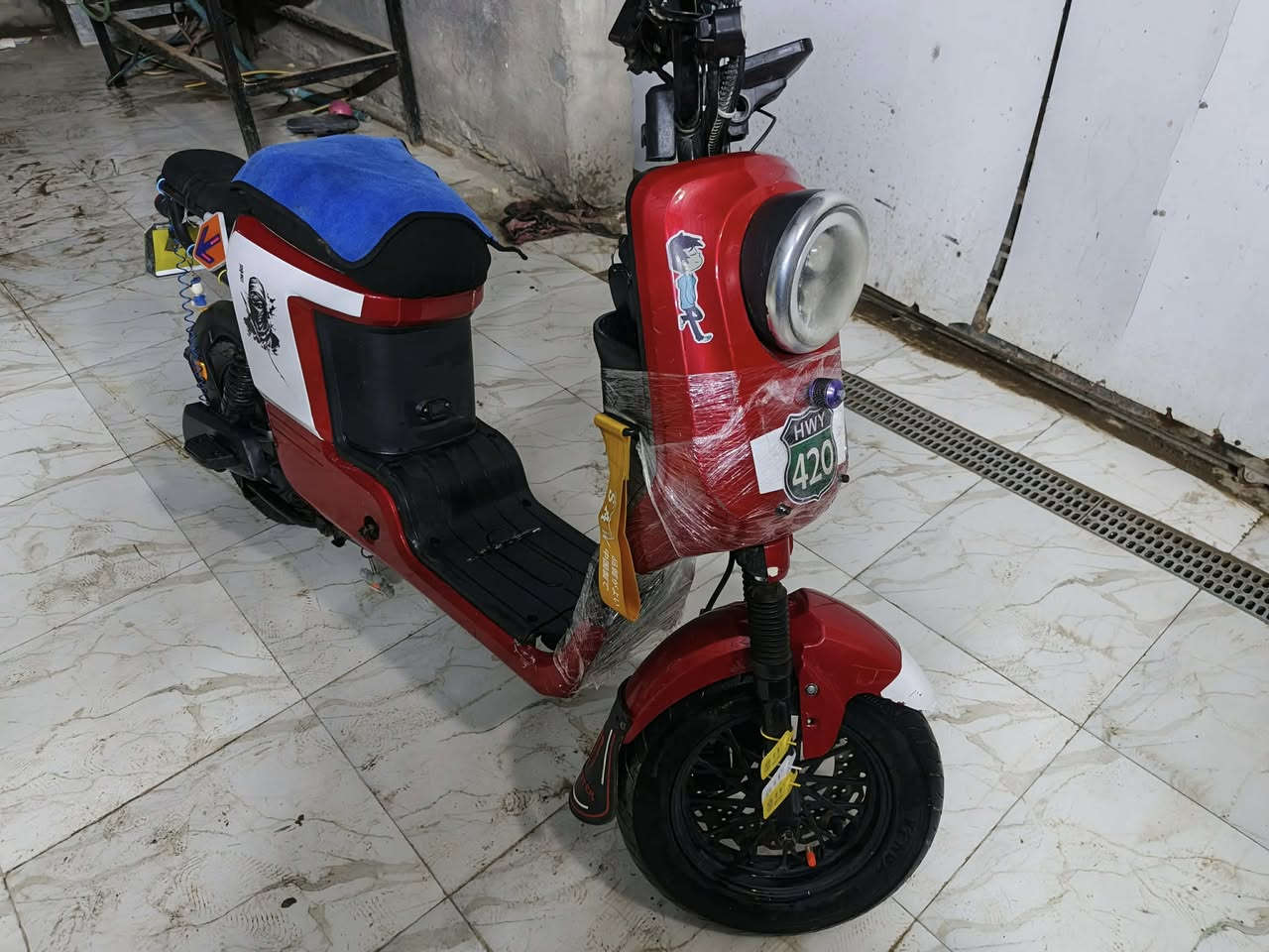 السلام عليكم
دراجه 009 ريان للبيع 
موديل 2025
اربع بطاريات حجم 28 امبير
دبكات أمامي خلفي
تشتغل سويج والبصمه عوزها باتري
كهربائيات شغاله فقط الاشاير
معدل سرعه حقيقي 50 مثل ما موضح بالفيديو
قفل جنطه
قفل سكان
لايت أمامي
العقل شغال بلادي 
نقوصاتها: كتف اشاير وبك لايت 
كفرات بيهن كسر
السعر :350 الف
مكاني ناصريه مركز


**إذا كنت صاحب هذا الإعلان وتريد حذفه لأي سبب، رجاءا أرسل رسالة إلى الدعم الفني**