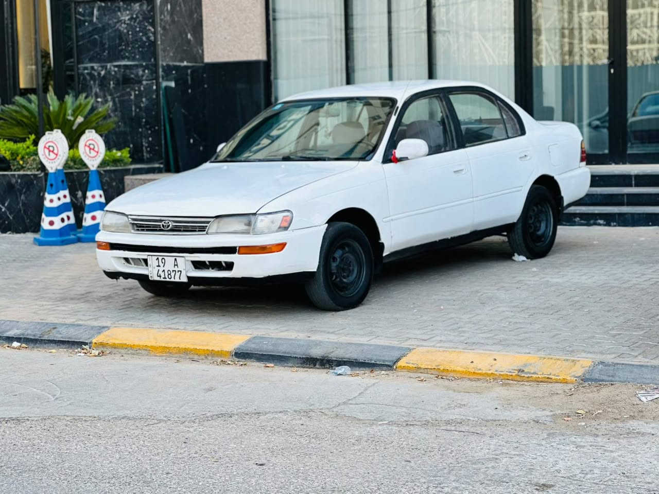 السلام عليكم سياره كورولا موديل 93   بلادي( يسرى بلادي) سياره  بسمي تحويل وين مايعجبك سعر 53وبيه مجال بصيط   سياره مصبوغه جماليه فقط مكفوله من ظربه داخله  جديد حداد جديده مكينه وكير مكفولت مكاني كربلاء *********** كربلاء, العراق
