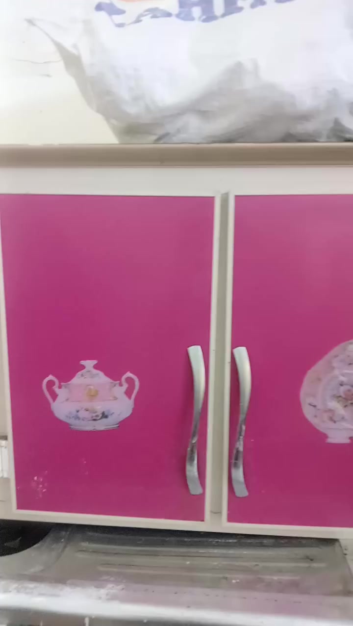 اغراض بيت للبيع. مكان جكوك. كاونتر 150بي مجال بس باب مشلوع موضح بالفيدو. ثلاجه حجم صغير شغاله ع فحص 50 الف 
القلايه هوائيه سلفر كرست 10لتر  باب الاول الاصليه اخذتها ب 80 الف.... اريدها ب 35


**إذا كنت صاحب هذا الإعلان وتريد حذفه لأي سبب، رجاءا أرسل رسالة إلى الدعم الفني**