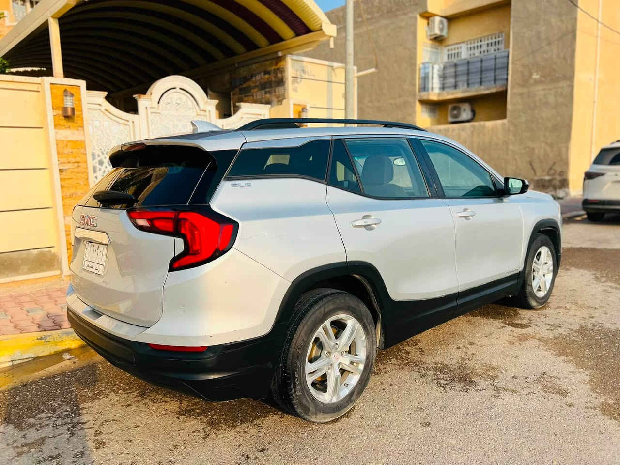 السلام عليكم
GMC TERRAIN 2018 SLE
جي ام سي تيران 2018 للبيع
مواصفات SLE معروفة
لون سلڤر داخل اسود بدون دواخل بدون ايرباك حادث بجم سطحي ما ماذي اي شي تشغيل عن بعد كامرة دوارة بيهة 3 قطع صبغ السعر 135 وبيهة مجال للاستفسار اكثر اتصل على الرقم *********** مكان واسط كوت
