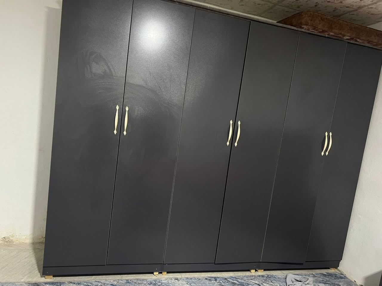 غرفة نوم تركية للبيع استعمال ٣ اشهر فقط اخذتها ب مليون و ٢٠٠ الف مابيها اي عيب ٦ قطع ويا الدوشك 
السعر قفل ٧٠٠ الف العنوان اربيل ماعندي توصيل محافظات


**إذا كنت صاحب هذا الإعلان وتريد حذفه لأي سبب، رجاءا أرسل رسالة إلى الدعم الفني**