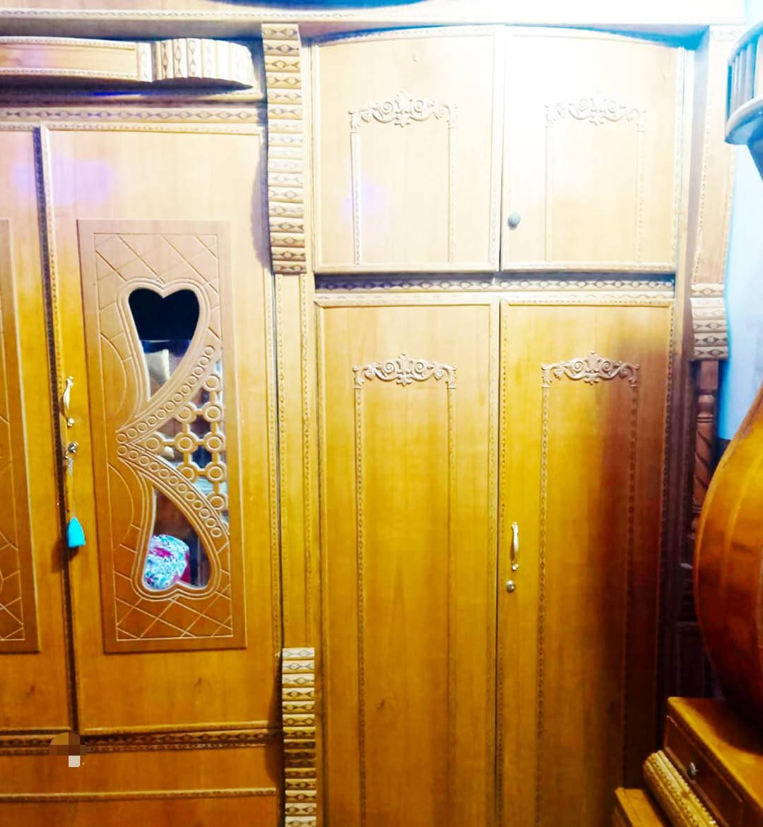 "🔥 عرض مميز! غرفة ام الستة طابقين، موديل مسرح، إنارة
مكان الغرفة: بابل الحمزة الغربي
الغرفة اخو الجديد، نظيفة جدا
🚚 خدمة توصيل متوفرة بأيجور
ملاحظة: نأسف لا يسمح بالتصوير، الصورة الصحيحة على ضيق المكان
للتواصل: *********** 😊
