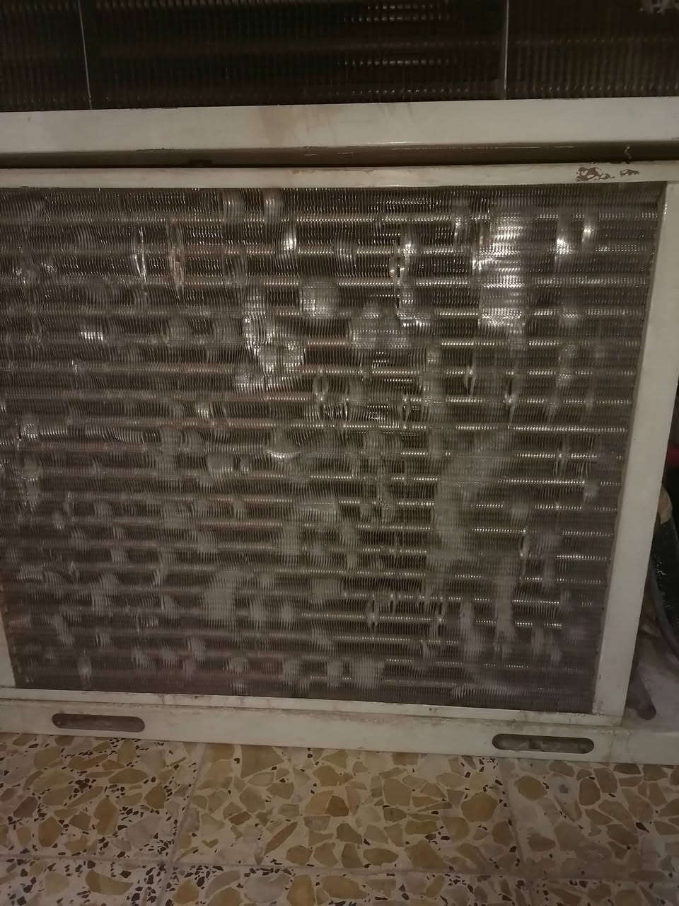 غرفة تبريد ٢ طن للبيع استخدام قليل سنكل للاستفسار الاتصال ع رقم ***********
