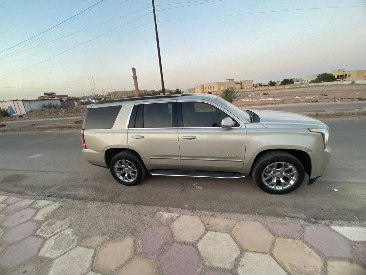 السلام عليكم تاهو جمسي فول واحد على واحد مكفوله بدون صبغ بدون تبديل وارد كندي فحص سونار تخم تاير كير محرك مكفول تبريد ثلج كشنات ملكي  تدفئ تبريد + مساج السياره فول كهرباء اربع بيبان بصمه صدر جديد السعر 315 ,$ للستفسار ***********
