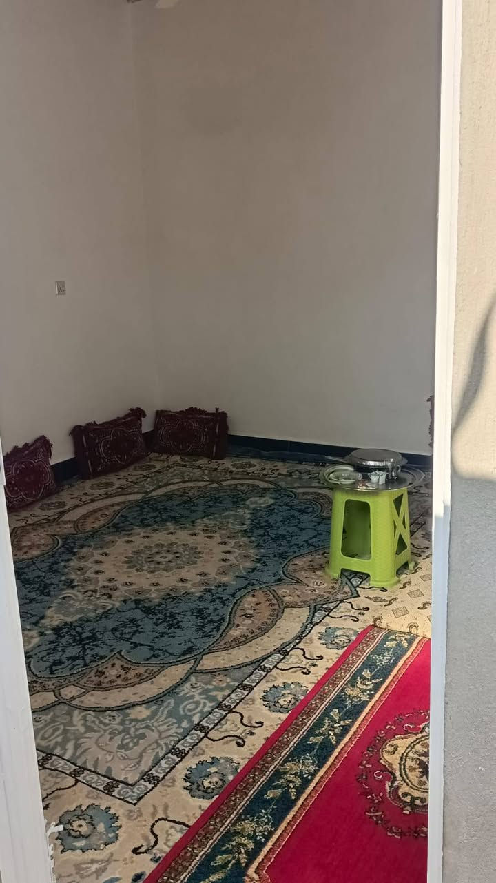 دار للبيع مساحة 112متر طابو زراعي منطقه كلش مرتبه ب كاع علكم الشبلي البيت مرقم ومشمول بتطويب اساس صب كونكريت البناء طابوك السقف صب كونكريت يحتوي على غرفتين وصاله وستقبال ومطبخ وحمام داخلي وخارجي 
للاستفسار زورو مكتب الغريري ركن شارع حاتم الخير 
رقم ***********سيد احمد
السعر 59وبي مجال
