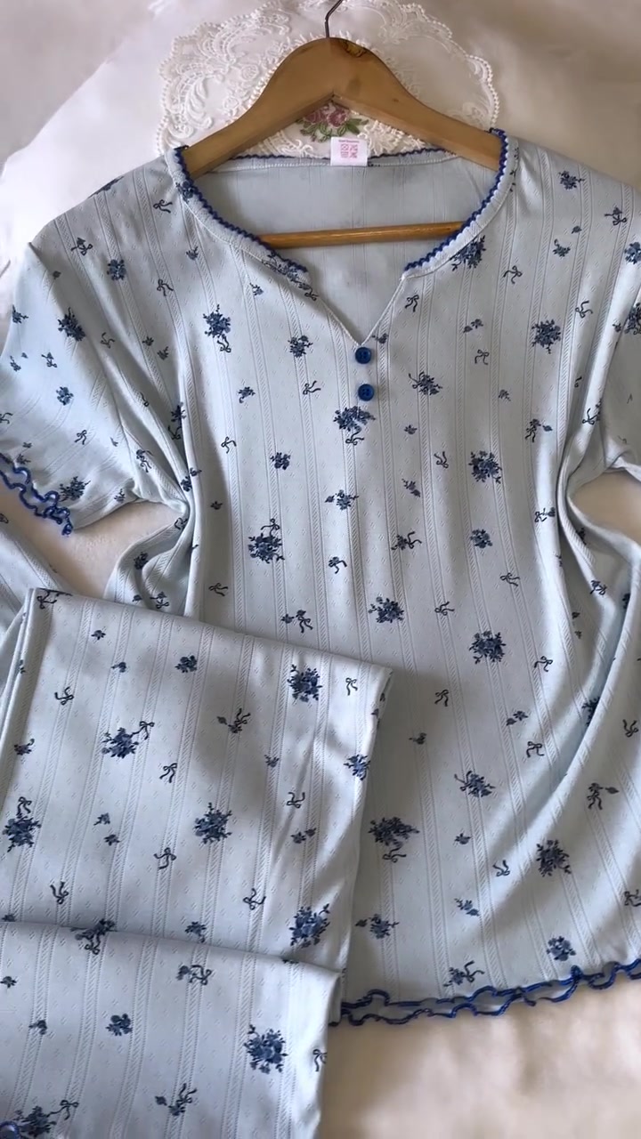 ⁨	⁨	⁨	⁨	⁨	السعر16 الف🤍
الخامه تجنن قطني بارد 
القياسات المتوفره 
L xl xxl⁩⁩⁩⁩⁩


**إذا كنت صاحب هذا الإعلان وتريد حذفه لأي سبب، رجاءا أرسل رسالة إلى الدعم الفني**