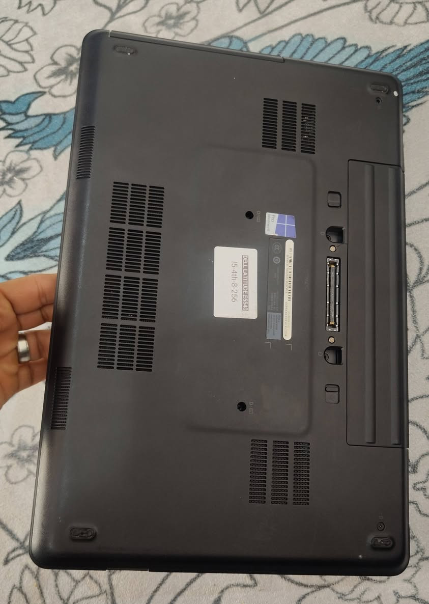 لابتوب دل للبيع  سعره 150الف 
استعمال قليل اخذته من اكسبرت ابو الحاسبات الي بلروان كلش نضيف ذاكرته 256 شاحنه وياه 
مكاني حي ميسان


**إذا كنت صاحب هذا الإعلان وتريد حذفه لأي سبب، رجاءا أرسل رسالة إلى الدعم الفني**