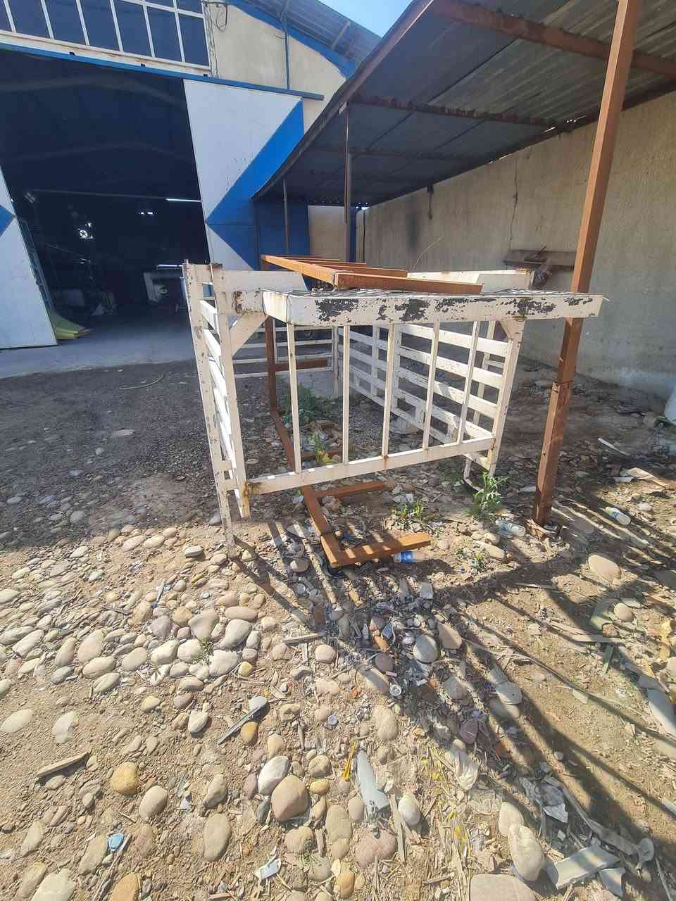 محجر كيا تفصال حديد شخاطه ثقيل السعر ٣٠٠ الف للاستعلام الاتصال على الرقم ***********
