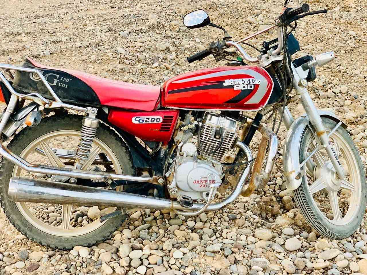 السلام عليكم 
للبيع موطور ابو الكله موديل 2020 محرك مامفتوح شرط تأيرات جدد نضاف دبلات الجدام شغاله الوره تعبانات نص عمررر الاستفسار الاتصال ***********
