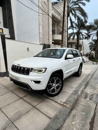 للبيع جيب لمتدد بلاص 2019 خليجي وكاله ليث العبيدي     مكفولة من الحادث...