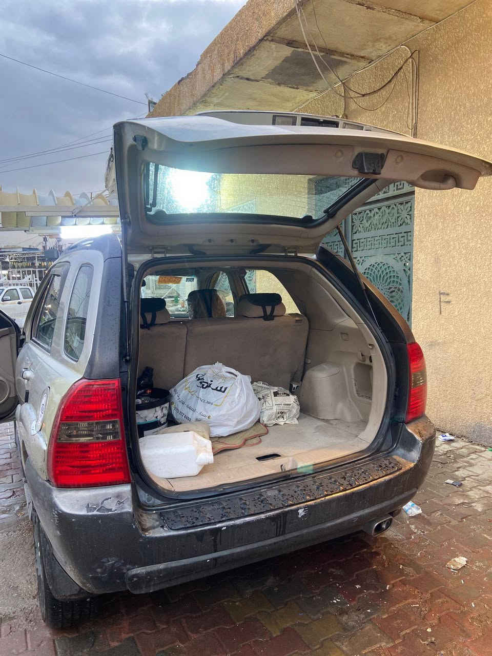 بسعر ٩٨$وبيه مجال بسيط
سبورتج 2009خليجي  

رقم بغداد دولي سنويه وهزه كلها جديده 
شرط التحويل والغرامات 
✳️محرك 2000/دوش شرط لاتبخير ولاتنقيص 
✳️كير اتوماتيك بدون اي عيب مال بيت"
تدفئة /تبريد/كهربائيات/صدر/تايرات/كلها مكفوله 

🚘سياره جاهزه شرط برغي ما ناقصها Ⓜ️
✅سياره بيه جملغ امامي وباب كليرⓂ️

السعر ٩٨💸

تايرات 4️⃣ جديدة 🆕 
صدر امامي خلفي كلا جديد 🆕 
مكان السياره العلاوي شيخ معروف 
رجاءً ما أقفل سعر بالتلفون تعال وتدلل 

للاستفسار***********
