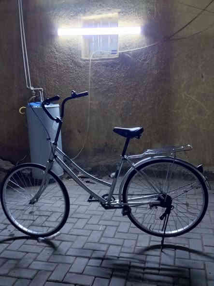 بايسكل للبيع بناتي كامل  السعر 75 وبي مجال *********** المكان شعب حي اور
