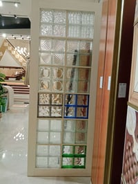 طابوق زجاجي للشاورات وللقواطع منشا صيني قياس 19*19 سنتم ...مفرغ من اله...