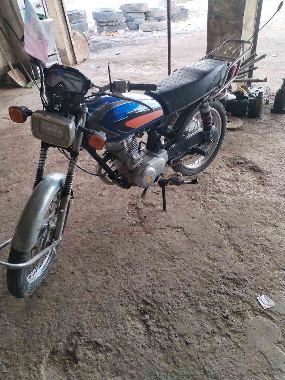 السلام عليكم ماطور تايكر للبيع موديل 19وايرمنيه كلها تشتغل تواير جدد سعر 200بي مجال للستفسار تصال علا رقم ***********مكاني بل كسك
