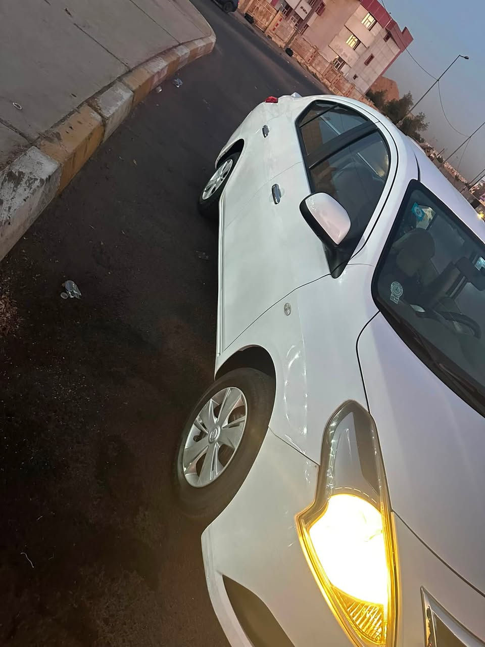 السلام عليكم عندي نيسان سني هندي بليته زركه موديل 2019 بدون صبغ بيها بارد بل جاملغ وجوه الرقم قبق جنطه السياره جاهزه على اخر حبايه بأسمي رقم وسنويه وهزه جديد السعر 100 وبيها مجال حك الجيه مكان السياره بغداد شهداء البياع رقم الهاتف ***********
