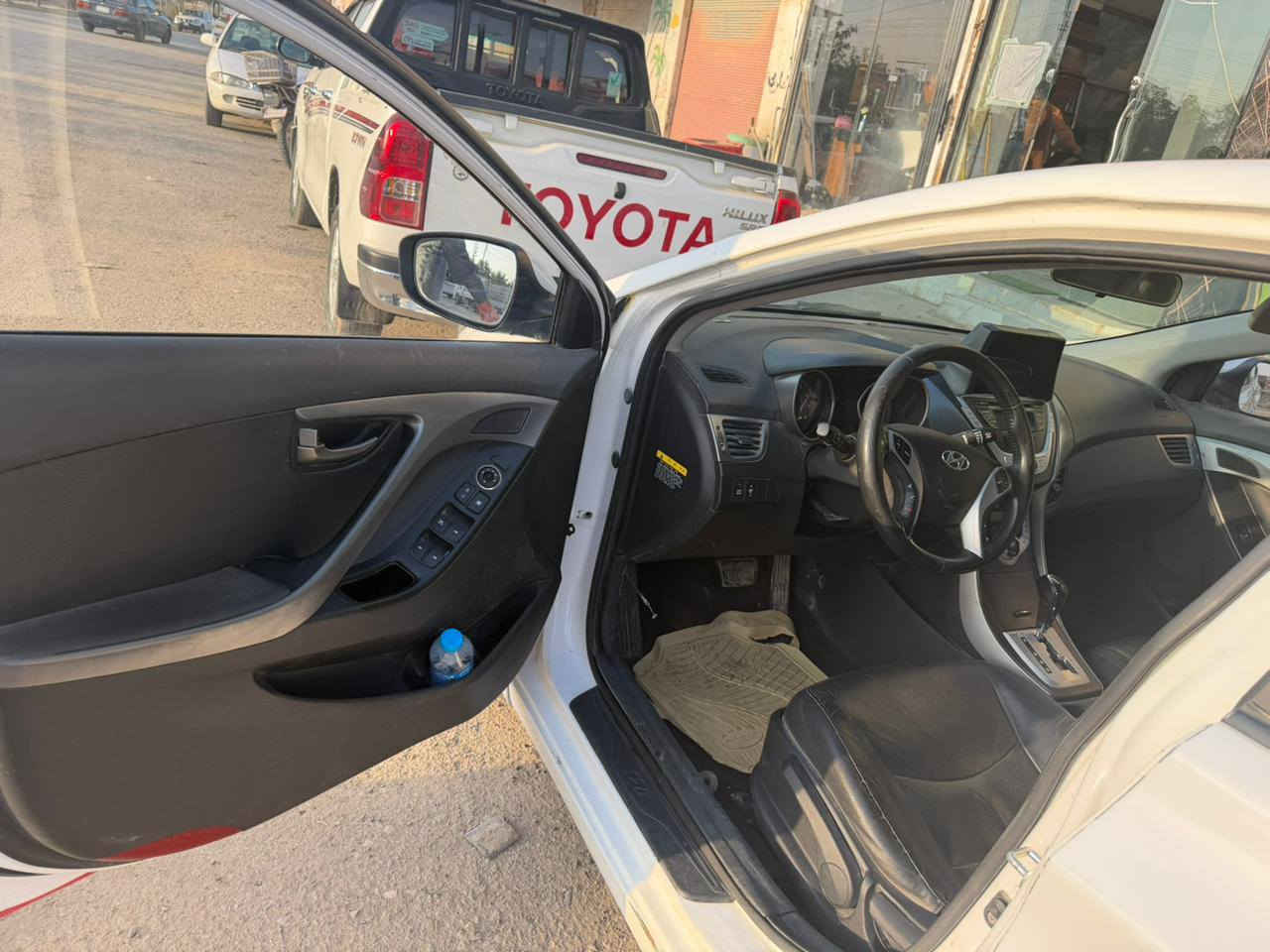 السلام عليكم اڤانتي مضلع للبيع ادوات 2012
سيارة راهمة محرك گير شرط تبريد تدفئة تايرات جدد مكاني الحويجه للأستفسار اتصل ***********
