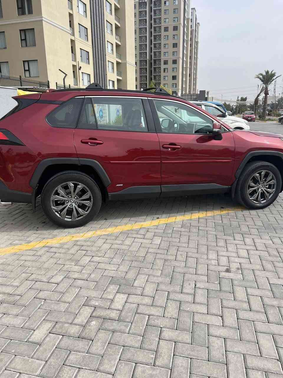 تويوتا - راف XLE - 4 بريميوم - هايبرد -٢٠٢٤
* اللوان: ماروني
* الموديل:٢٠٢٤
* حجم المحرك: 2.5L (هايبرد )
4X4 AWD دفع رباعي *
* فتحة سقف
* بصمة تشغيل
* صندوق شفط كهربايي
* كشن تدفئة للسائق والراكب الامامي
* استيرن هيتر
* كاميرا خلفي
* هاند بريك بصمة
Auto Hold اوتو هولد *
* رادار امامي (تحديد مسار)
* رادار جانبي (نقاط عمياء)
EcO : نظام *
Normal : نظام *
Sport : نظام *
* كشن السائق كهربائي
* ثلاث وضعيات خزن لكرسي السائق
*صندوق كهرباء
* كشن خزن ميموري
كشنات جلد
كشاف ضبابي
رقم الهاتف:***********
مكان السيارة بغداد  المنصور 
حادث سطحي صبغ چاملغ وباب فقط بجم كبس شرط حتى الدعاميه ابلاديه نفسه  ايرباك راجع شغال 100% بلادي 
سيارة جديدة كلش  دخول جديد وترقيم جديد 
ماشية :82 الف 
السعر : 222 وبيها مجال
