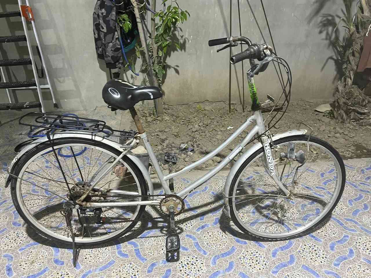 بايسكل للبيع السعر 50 مابي اي نقص كامل مكاني ديالى بهرز علق و اني اراسلك


**إذا كنت صاحب هذا الإعلان وتريد حذفه لأي سبب، رجاءا أرسل رسالة إلى الدعم الفني**