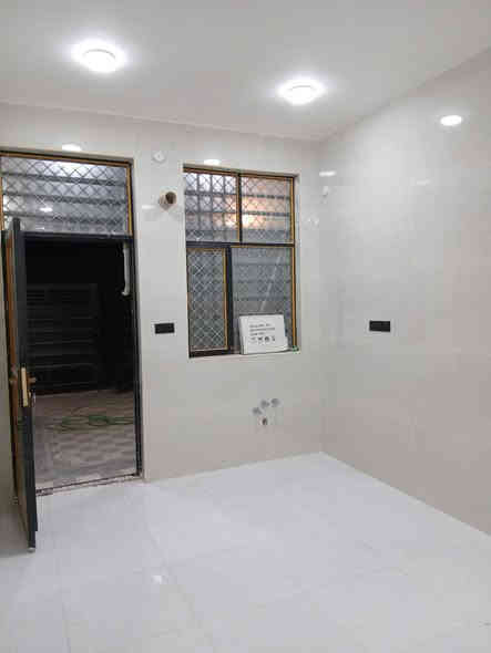 السلام عليكم 
يتوفر دور للبيع عدد اثنان متجاورات  طابو زراعي سند 25كل دار مساحته 150م طابقين الطابق الأول يحتوي على غرفة نوم واحدة وصالة واستقبال ومطبخ ومجموعه صحيه داخليه وخارجيه والطابق الثاني يحتوي على غرفتين نوم وصالة وحمام موقعه في المسيب خلف حي المصطفى قطع حجية نوفه السعر المطلوب للبيع 115 مليون لكل دار قابل للتفاوض للأستفسار الأتصال برقم *********** او مراسلة الصفحة علما البناء جديد فول مواصفات
