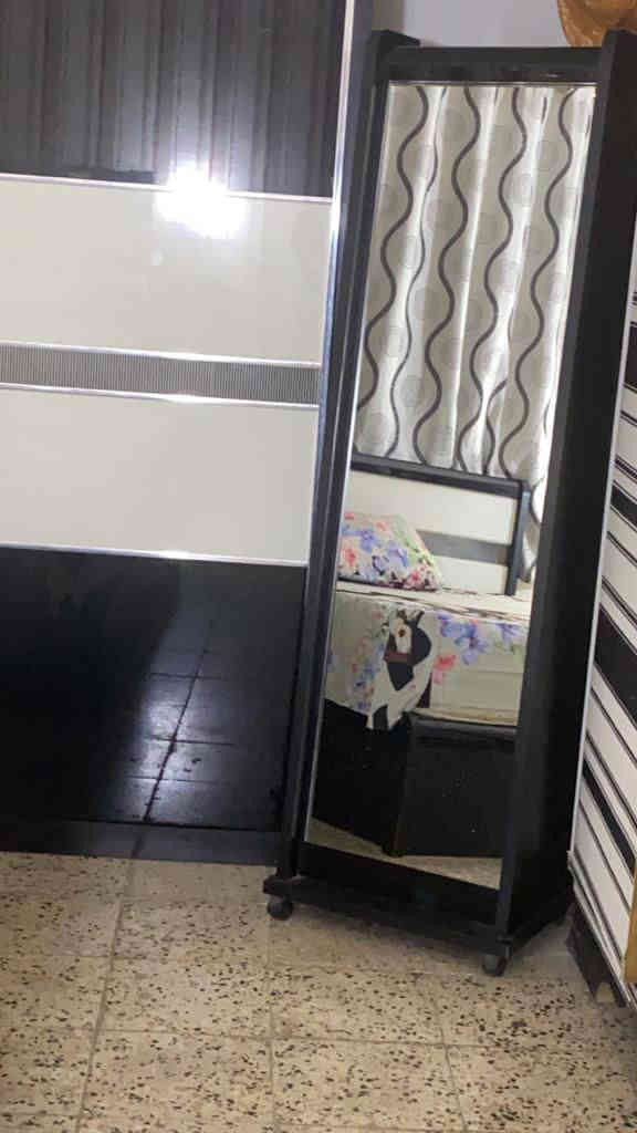 السلام عليكم غرفه نوم تركي 7 قطع درجه اولى جديده السعر مليون وبيهه مجال وأي استفسار هذا رقمي ***********
