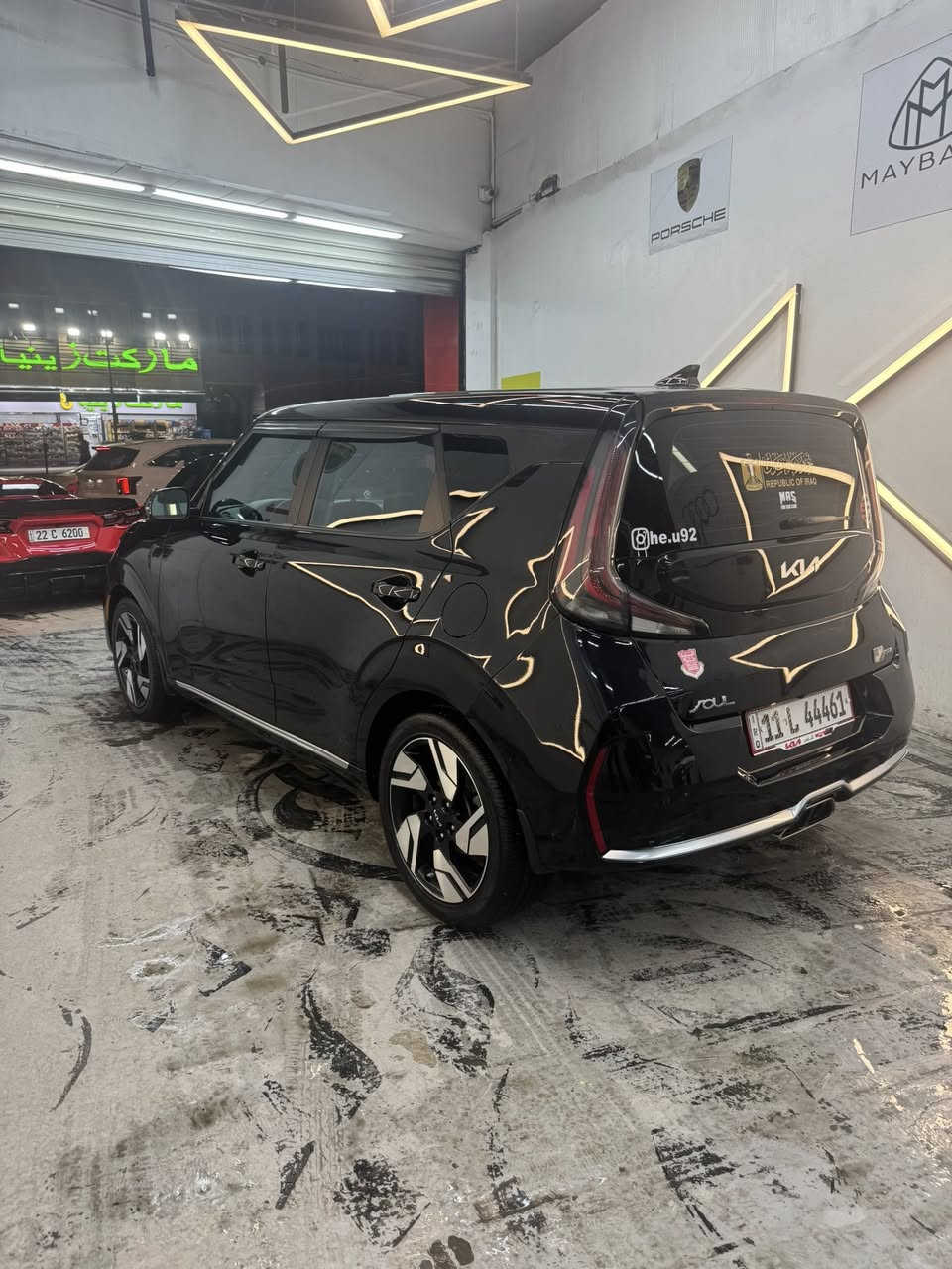 سلام عليكم للبيع كيه صول موديل 2023 فول موصفات جيتي لاين  فتحه وبصمه وشاشه ايباد زنون بلادي وكشنات جلد شاشه فتشوب  حساس اطارات كشاف امامي شغال نضمه قياده حجم المحرك 2000 دوش شاحن وايرلس تبريد بيانو رادار امامي شغال رادار خلفي شغال رادار يمنه ويسره توقف ذاتي عنده رجوع بك ناره داخليه دمامات صوت مامي وخلفي تحكم جهتين حاكيه مانع نزلاق شاشه كبيره ولمس كامره دواره اشاير بل مري تشغيل عن بعد بيبان بصمه دواخل صاج مطعم بحمر بلادي دبل رف خلفي ناره داخليه بيض ولكب كروم حجمه 18 تخم تاير جديد دشبول صاح اسود ملكي السياره مكفوله شواصي ولغود حادثه باب الجنطه الخلفيه مصبوغه فقط المسطره الجوه والدعاميه الخلفيه مبدله لون جميع الرباكات سليمه  بغداد بسمي رقم جديد دولي وبعد بيها موصفات هواي السياره سعرها 170 وبيها مجال بسيط للطيبين للاتصال هذا رقمي
***********
