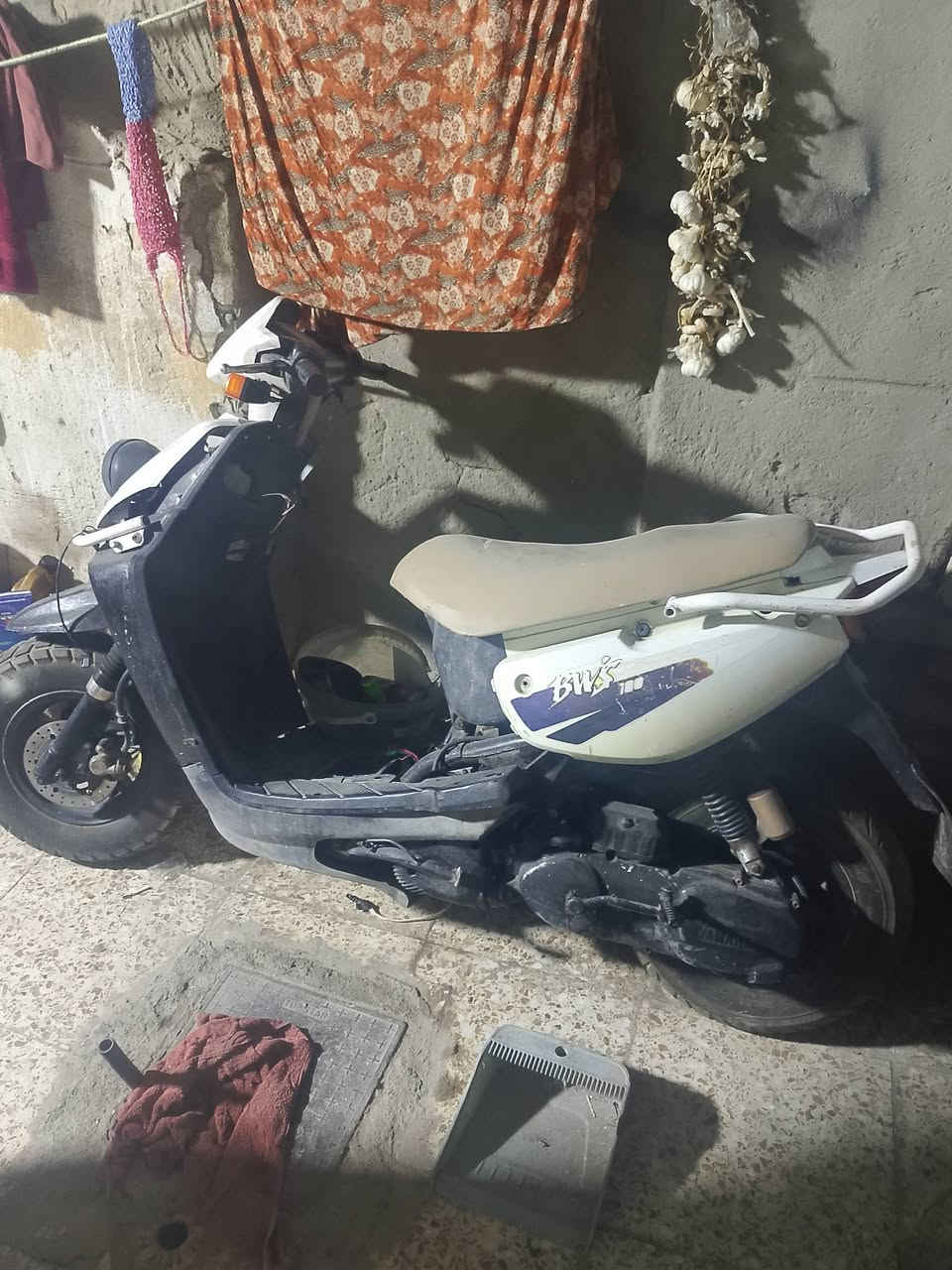 سلام عليكم دراجه جبلي 140 الشكل القديم كاطعه ناريه فقط سعر 175 وبيها مجال ودراجه شحن نضيفه 3 بطاريات سعر 300 وبيها مجال ***********
