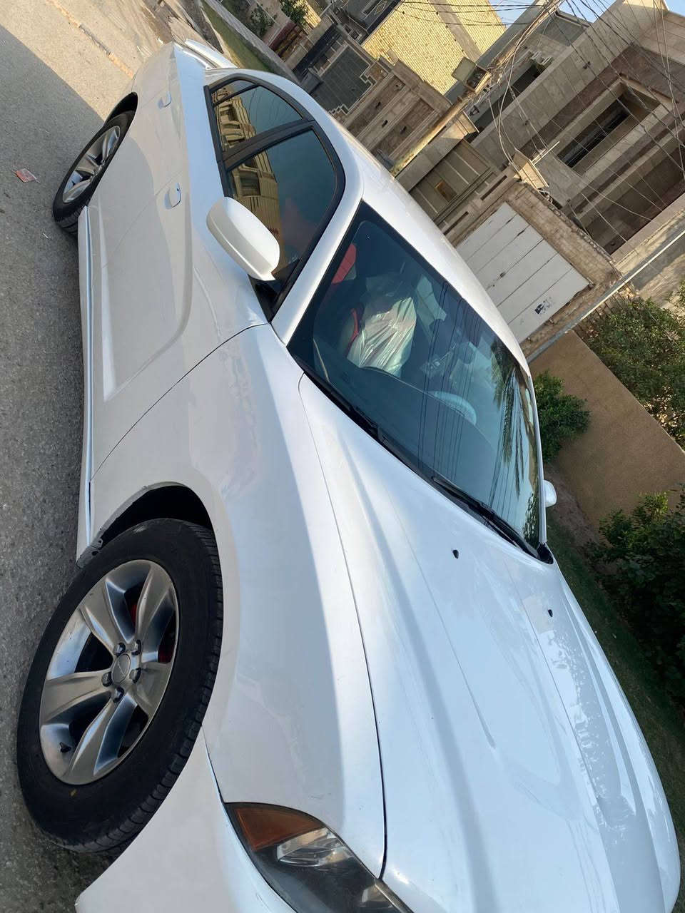 جارجر 2011 رقم اربيل باسمي شرط التحويل .. وارد امريكي حادث امريكه فقط بيبان ثنين جهة اسايق ومبدلات اصلي نفس اللون .. السياره جديده وكل نقص مابيها من كير مكينه اكسل تخم تاير غرفه جديده تبريد ثلج  السياره احلى من الصور .. 
السعر 145 ورقة 
بابل حله شارع 60
***********
***********
