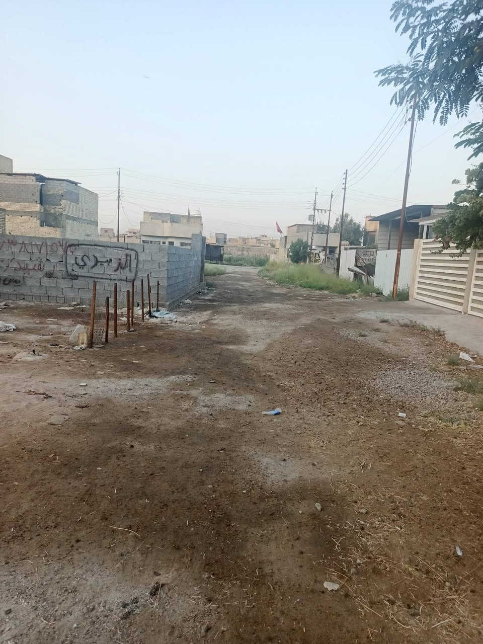 سلام عليكم 👋 مكلف بل نشر
🔥🔥السعر 15مليون وبي مجال قليل 🔥🔥

انذار بطابو الشعب 🔥

قطعه ارض 🏡 في السريدات القديمه المربع الثالث  يعني يم شارع 🛑 قرب سواق حموشي 

زراعي سند25 تحويل ثاني يوم انذار محكمه 🚨

مساحه 50متر📌 مربعه

واجه 5 متر📏

نزال 10متر📏

ملاحظه 🚨 والمنطقة من ضمن القرار الجديد تتحول سند طابو صرف🔥

للاستفسار ***********📞
