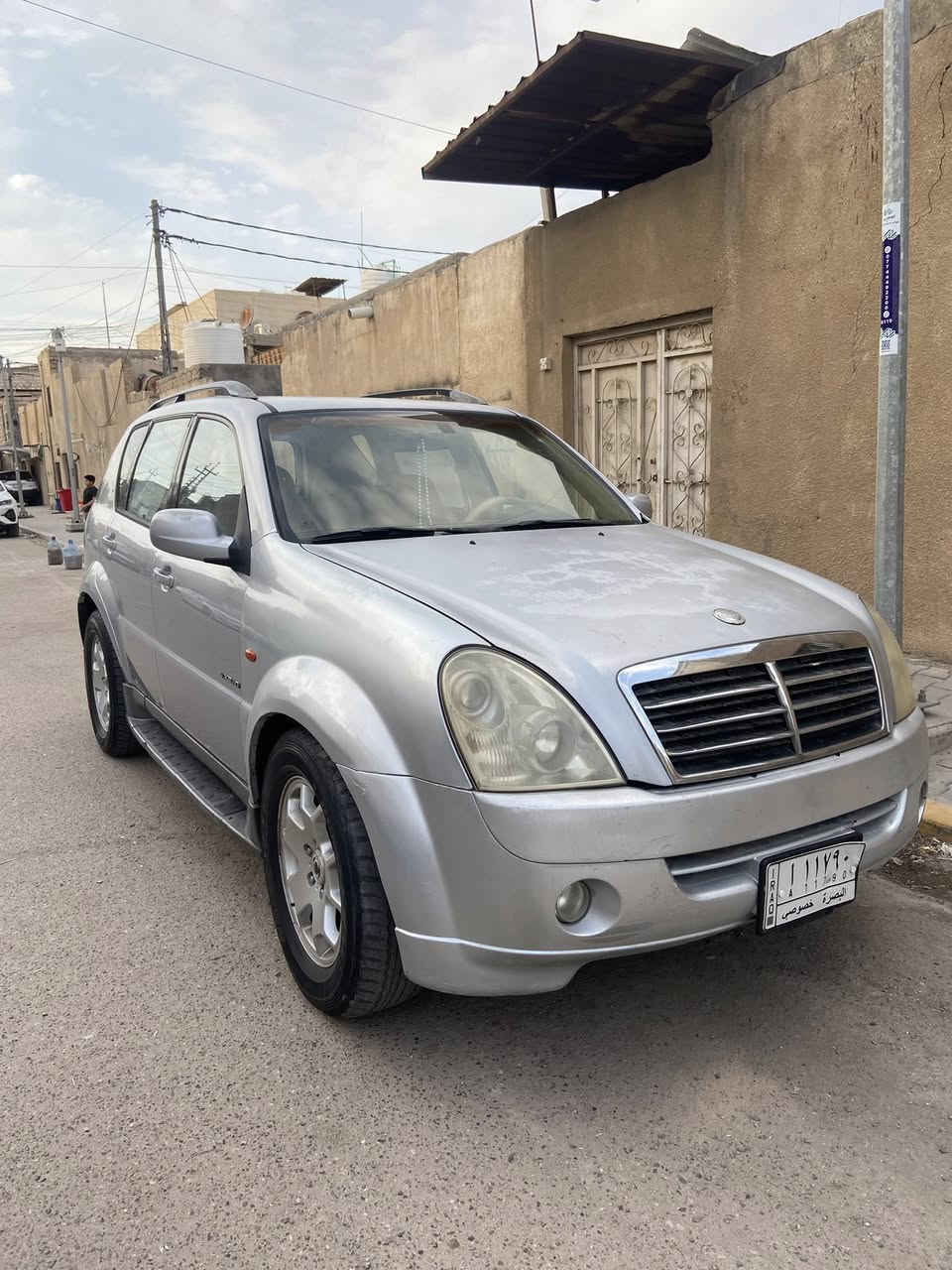 السلام عليكم
سانك يونك ريكستون ٧ راكب موديل ٢٠٠٧ محور محرك بطه. 
موجوده في البصرة 
التواصل:- ***********
