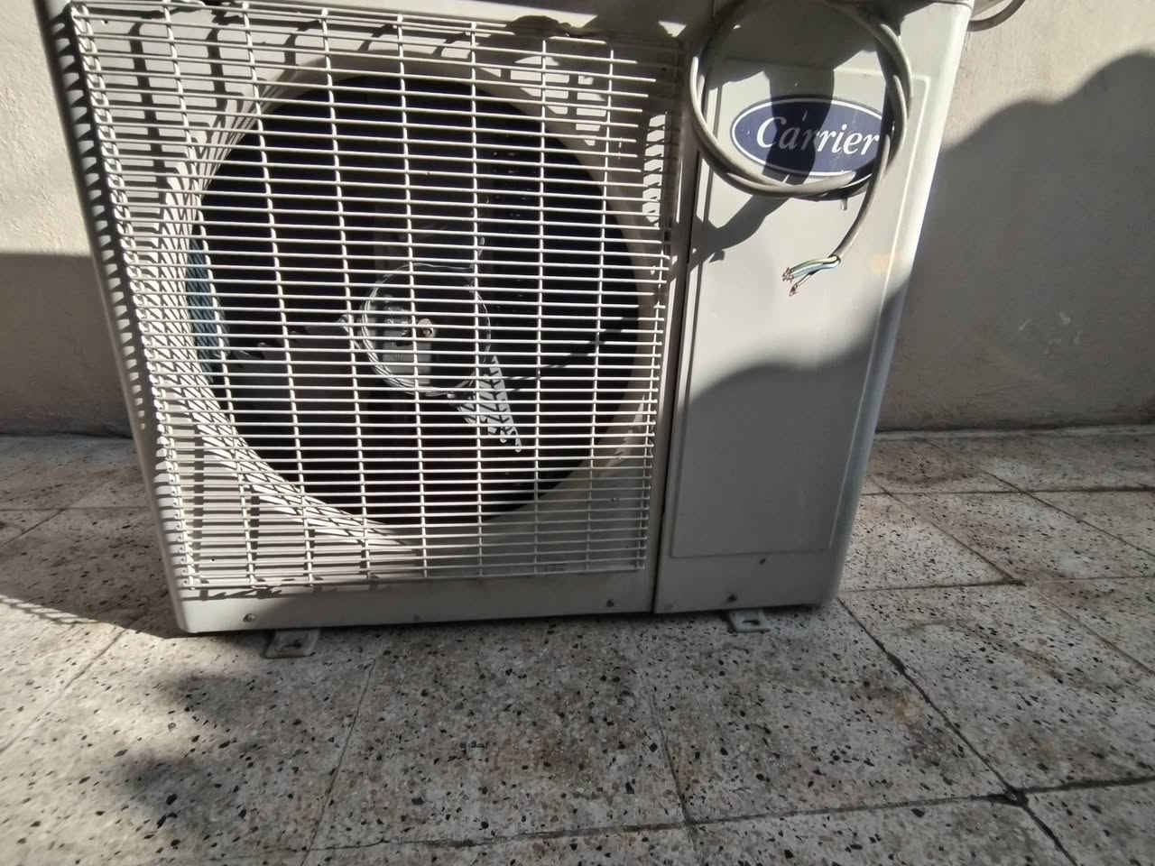 سبلت كارير طنين شغال بس منقص غاز ومابي بواري سعره 285 وبي مجال بسيط ***********
