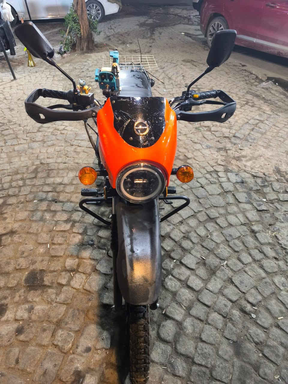 دايوان جبلي رقم بغداد ماشية أقل من 4000 تحويل ثاني يوم ، السعر 3,500,000 وبيها مجال بسيط ***********
