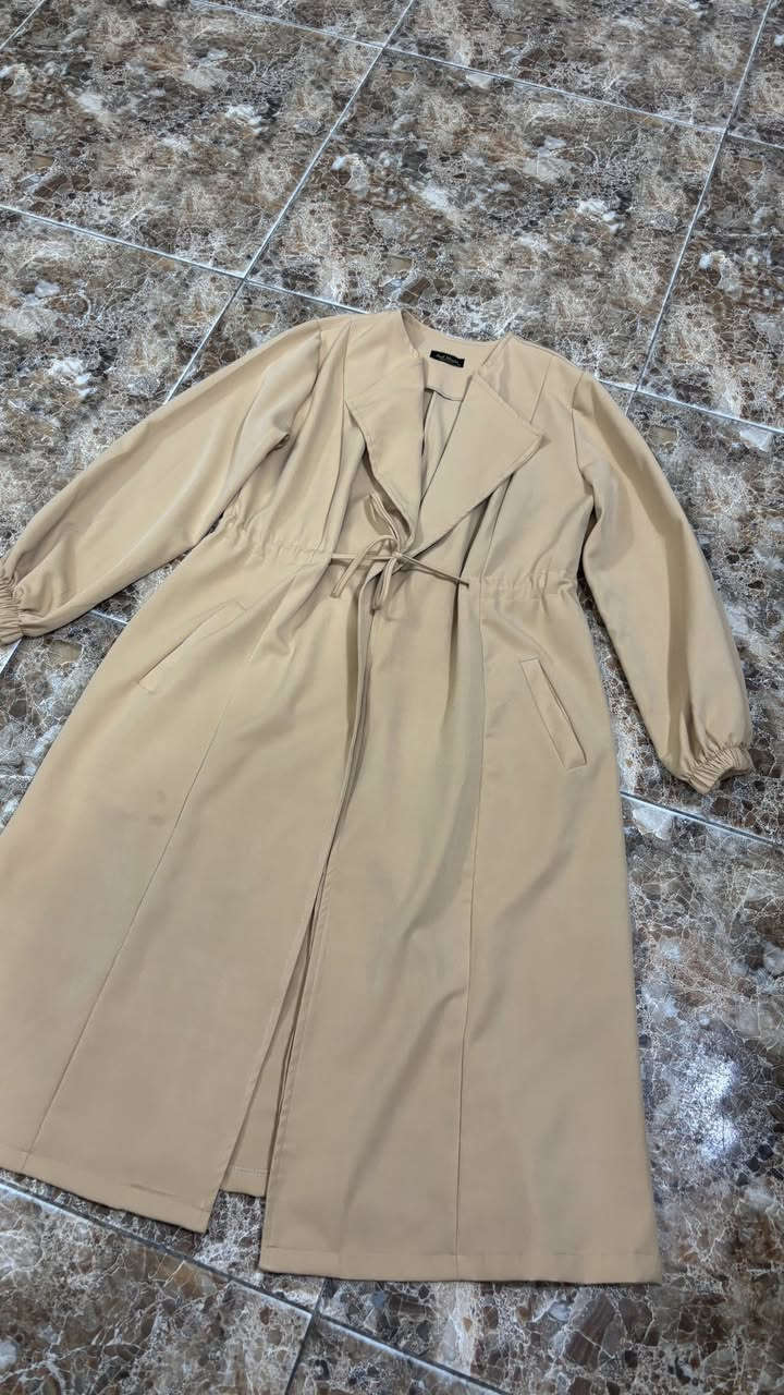 كوت نسائي
🔹 اللون: بيج فاتح
🔹 القياس: 48
📏 التفاصيل:
 • الطول: 125 سم
 • عرض الكتف: 50 سم
 • طول الذراع: 60 سم
 • عرض الصدر: 55 سم

✨ أنيق، عملي، يلبس يومي ورسمي

  السعر : 10 الاف

📍 العنوان: بلدروز – حي العصري – شارع حاتم القاضي
📞 للاستفسار: 0777599468


**إذا كنت صاحب هذا الإعلان وتريد حذفه لأي سبب، رجاءا أرسل رسالة إلى الدعم الفني**