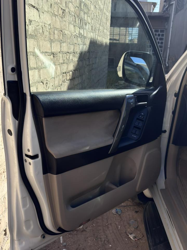 السلام عليكم برادو 2012 TXL رقم اربيل 2700 4 سلندر مكفوله كير محرك حداديه كفاله عامه السياره خير من الله 7 راكب مكان السيارة بغداد السعر 24300 وبيها مجال بسيط رقم صاحب السيارة ***********
