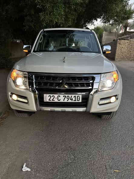 السلام عليكم
-ميتسوبيشي باجيرو gls 2022 وارد خليجي  العلامة الذهبية اصل
 -محرك 6سلندر 3.0L 
-كلين تايتل بيهة خدوش بسيطة مثل ما موضح 
-الممشة 38 الف كيلو حقيقي
-  فول مواصفات عدا الدمام( فتحة سقف رادارات خلفية كامرة خلفية رادار امامي  وشاشة،تحكم ستيرن، كشنات جلد ،مثبت سرعة  ، اوامر صوتية ،انارة ترحيبية انارة زينون تلقائية  تبريد تلقائي + منفصل اربع قطع امامي و اربعة خلفي ، لد نهاري ، كشافات ضباب امامي و خلفي ، ثلاجة، مري شفط ،7 راكب) .
- السيارة عليهه تخم تايرات جدد صار الهن اقل الشهر من مبدلات (السبير مطاخ الكاع من طلعت من الوكاله) 
*اخوان السيارة عالبلاد مامبدل برغي بيها يشهد الله .
-السعر $290 ورقة وقابل للتفاوض 
 الشراي يتصل على الرقم ويدلل *********** ما متواجد بالتواصل .مكان السيارة بالسماوة، رقمها اربيل (بيع فقط).
