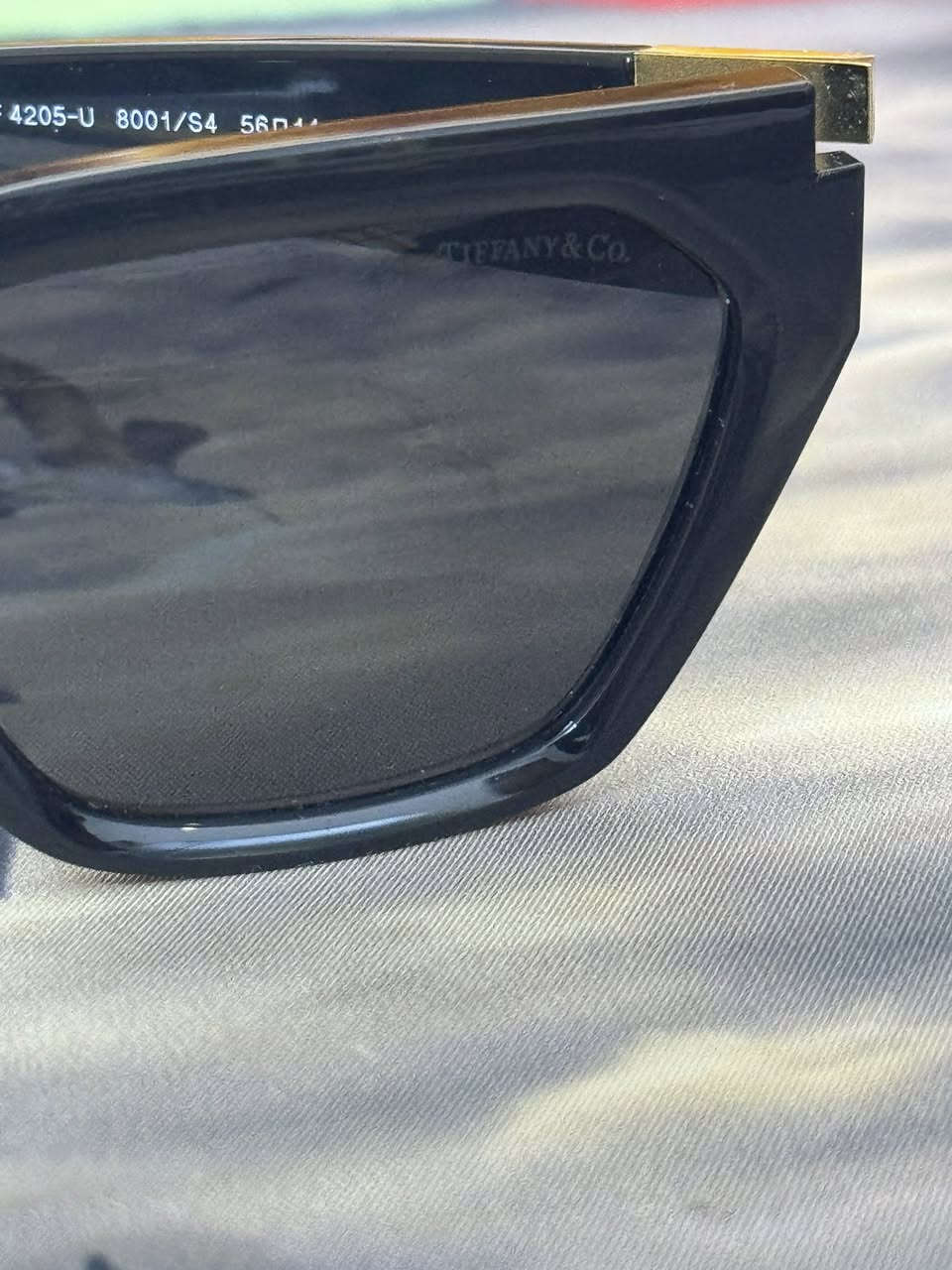 من نوادر التيفاني العريقه
قطعه مضلعه تضليع 

Tiffany&co 💎

اورجنال نوادر

نظافة 💯 

دزاين (pilot) طيارين 

الحجم فوق وسط 

لون عدسات اسود  

لون الفريم اسود 

للحجز والاستفسار خاص


**إذا كنت صاحب هذا الإعلان وتريد حذفه لأي سبب، رجاءا أرسل رسالة إلى الدعم الفني**