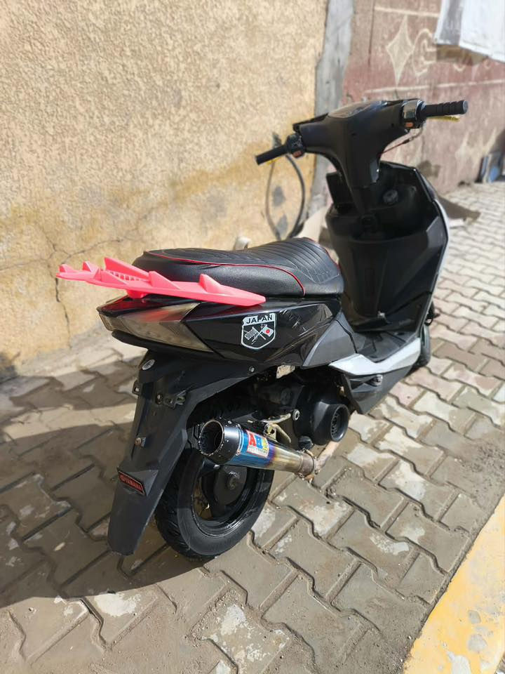 للبيع 
FS موديل ٢٠٢٠ 
دراجه حلوه ونضيفه بس كفراتها شويه تعبانه دراجه شلعتها حلوه والصالصنه الرياضيه شلتها شديت مالتها بلاديه الشراي يتصل او يراسل واتساب موجود ***********
