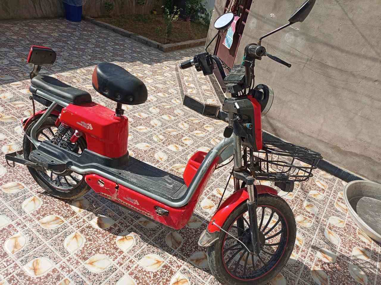 دراجه شحن للبيع  بطاريات جدد مكاني بعقوبه التحرير قرب جامع الأنفال السعر 250,000 للأتصال ***********
