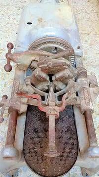 عندي تورنه ريجد امريكي بيها عين وحده   4/3 حدها للـ انجين   سعرها، 750...