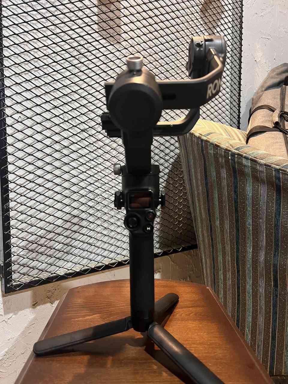 رونن SC2
الجوستك فقط يحتاج الى صيانة الباقي كلة ما بي شي ونضيف سبب عطل الجوستك تركه بطريقة غير صحيحة في الحقيبة
السعر 150 الف فقط 
***********
